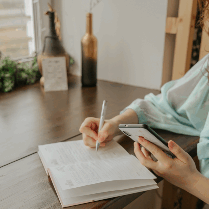Dari Rumah ke Dunia: Perempuan, Literasi, dan Indscript Creative