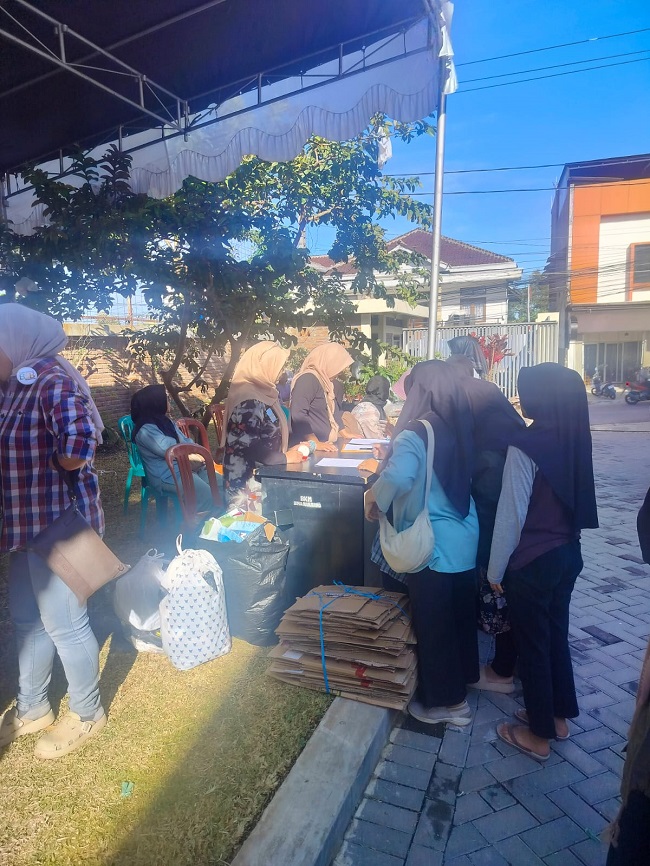 Kegiatan di Bank Sampah Bersinar