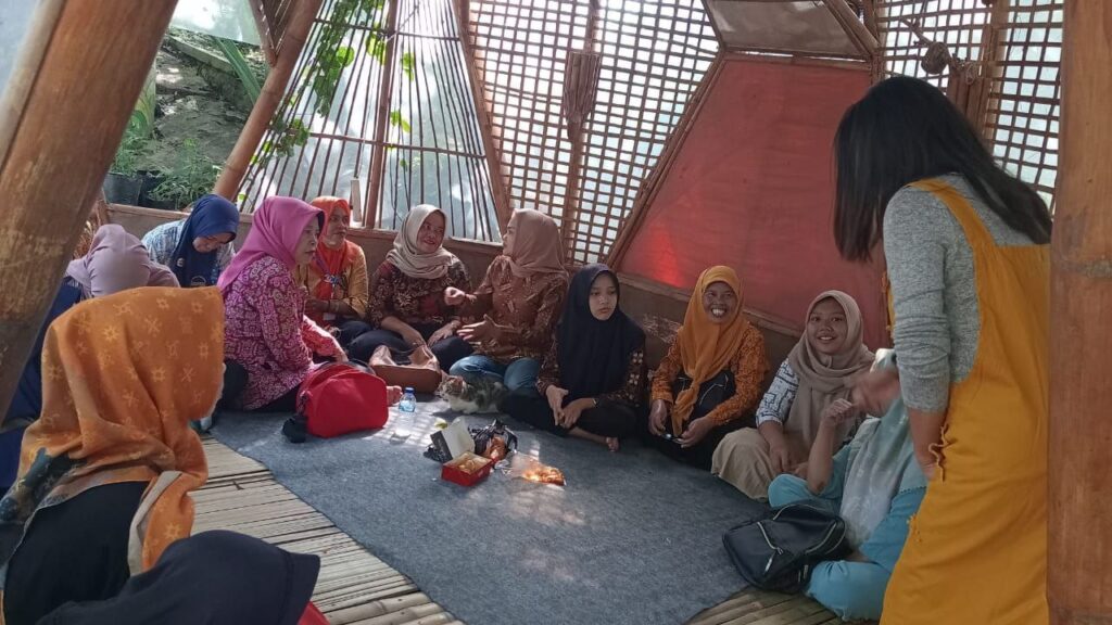 Bank Sampah Bersinar dan PKBM Cahaya Global