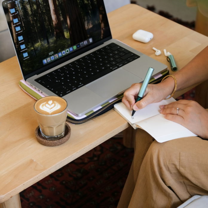 Cara Mudah Bikin Review Film yang Menarik Pembaca