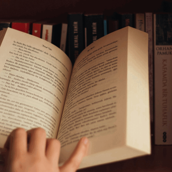 5 Cara Menjadi Bookfluencer Berdampak, Tak Sekadar Viral
