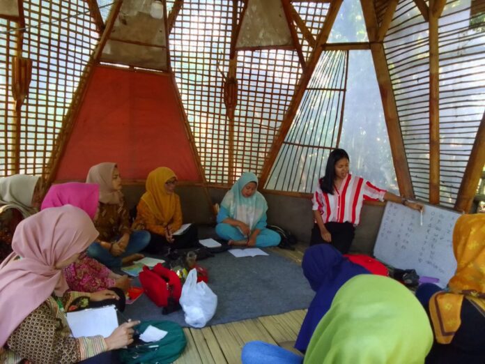 Bank Sampah Bersinar dan PKBM Cahaya Global