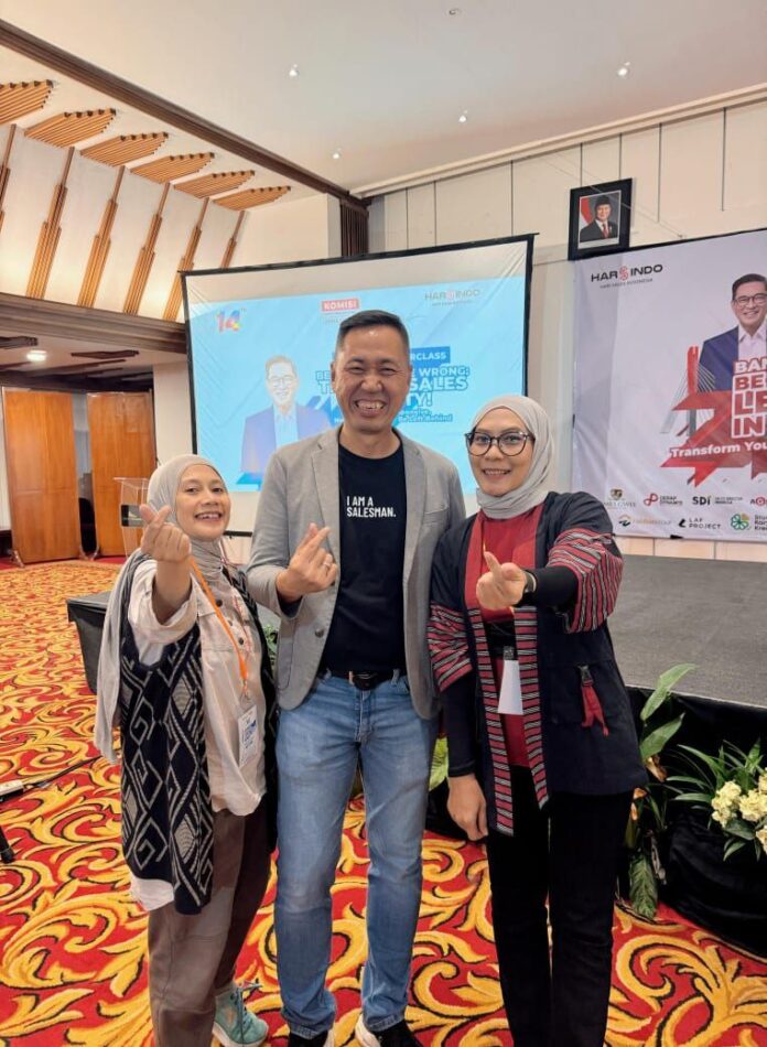 MENJADI JEMBATAN EMAS