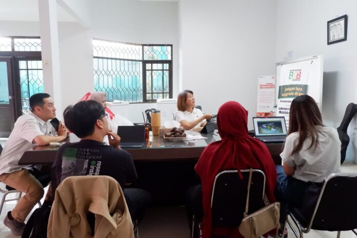 Pengusaha yang Menyatu Dalam Bisnis & Gerakan Sosial