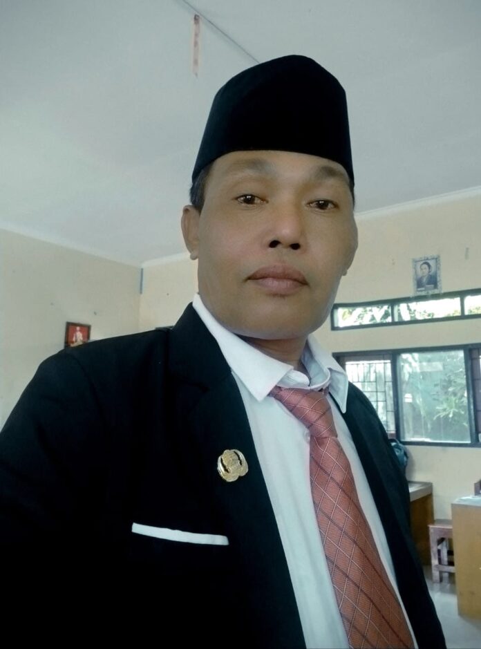 Pak Marsukin: Guru yang Menemukan Ruang Bertumbuh Lewat Tulisan